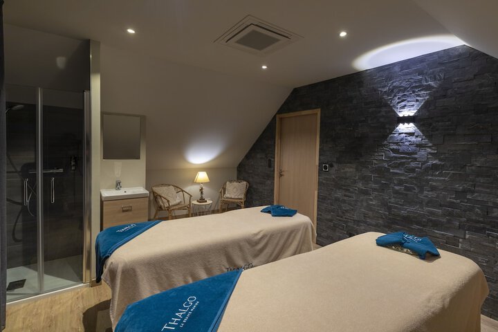 Room 45 of 77