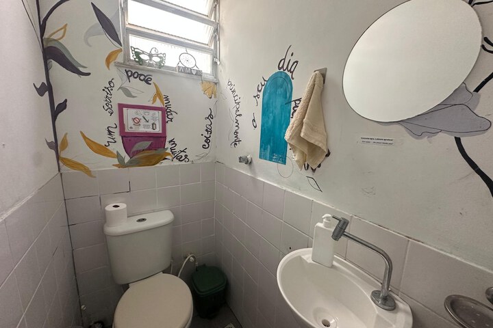 Room 66 of 77