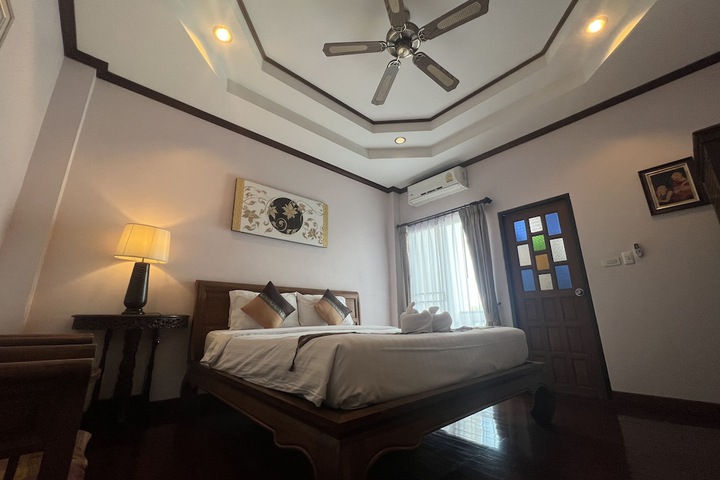 Room 25 of 155