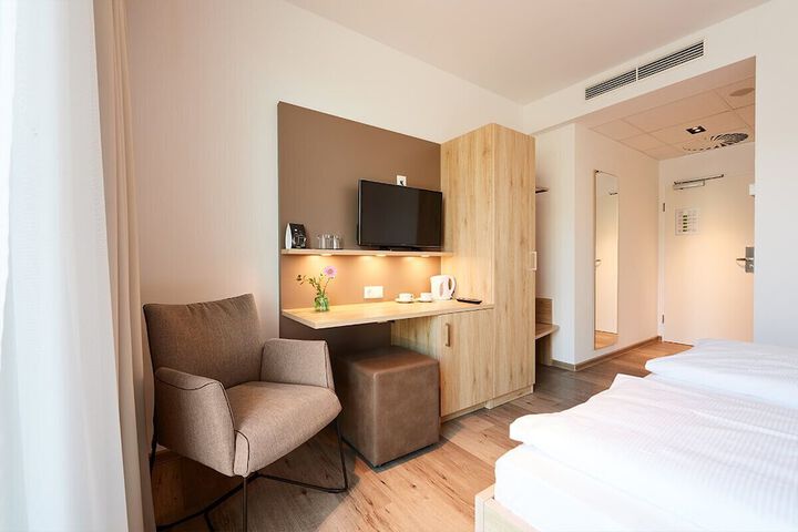 Room 10 of 40