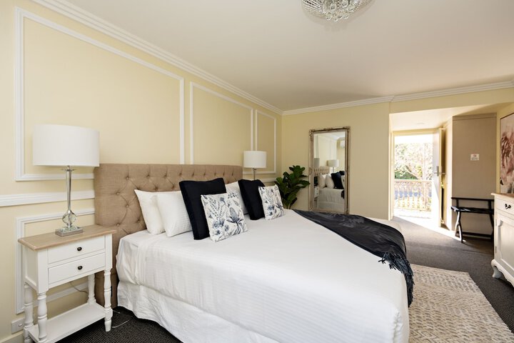 Room 3 of 60