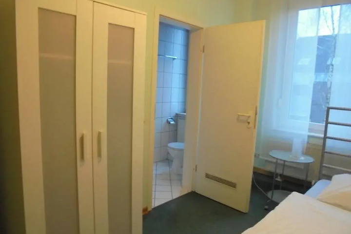 Room 3 of 12