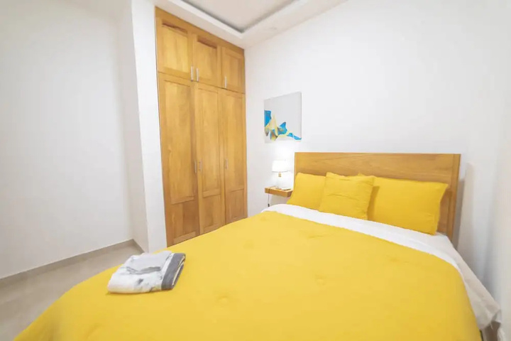 Room 2 of 6