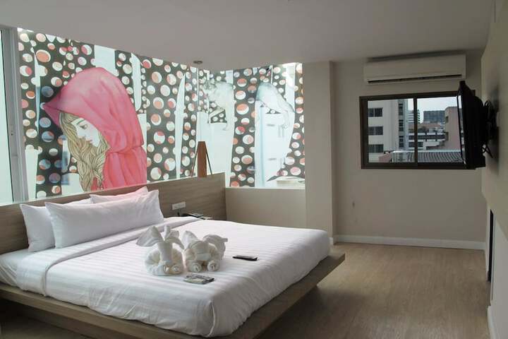 Room 27 of 59