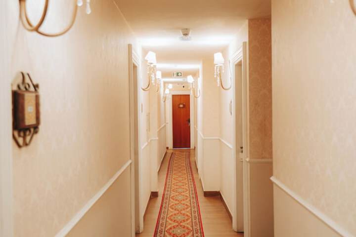 Ballroom/Hall 49 of 56