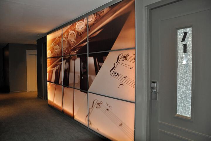 Ballroom/Hall 43 of 50