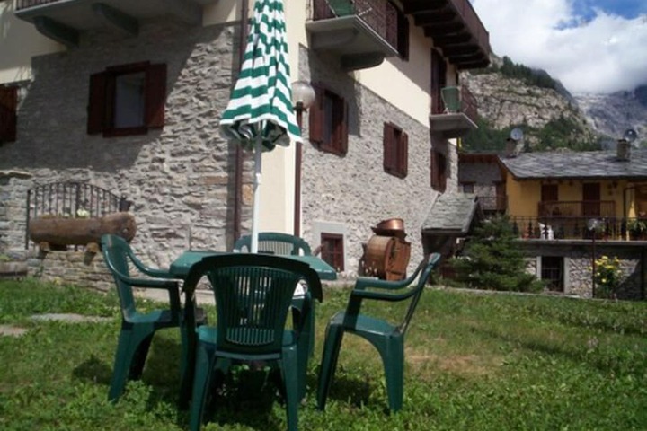 Hotel Exterior 40 of 61
