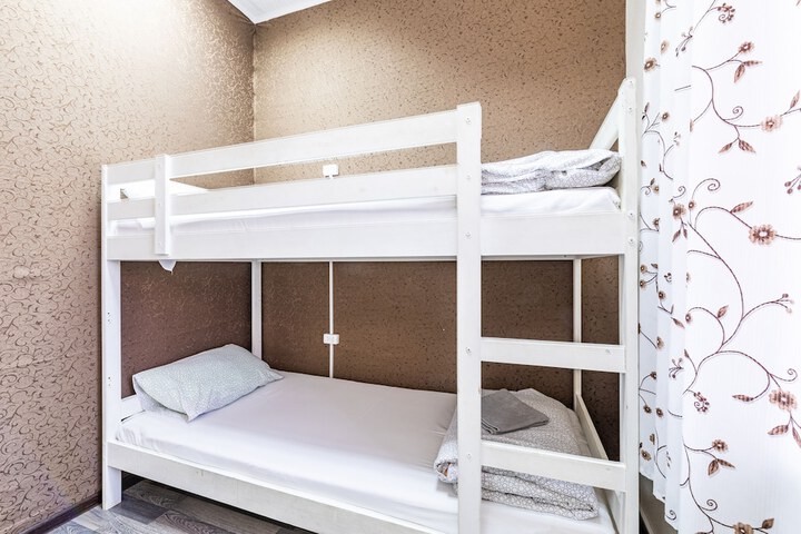 Room 19 of 83