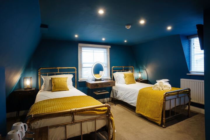 Room 10 of 63