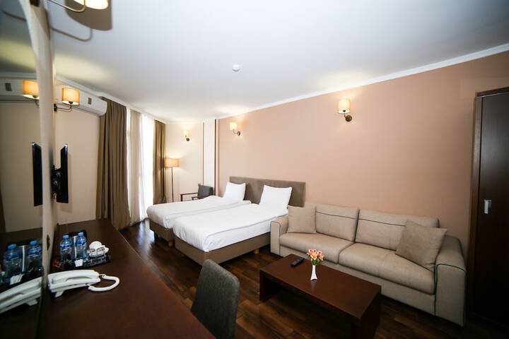 Room 54 of 104