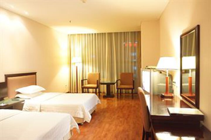 Room 6 of 20