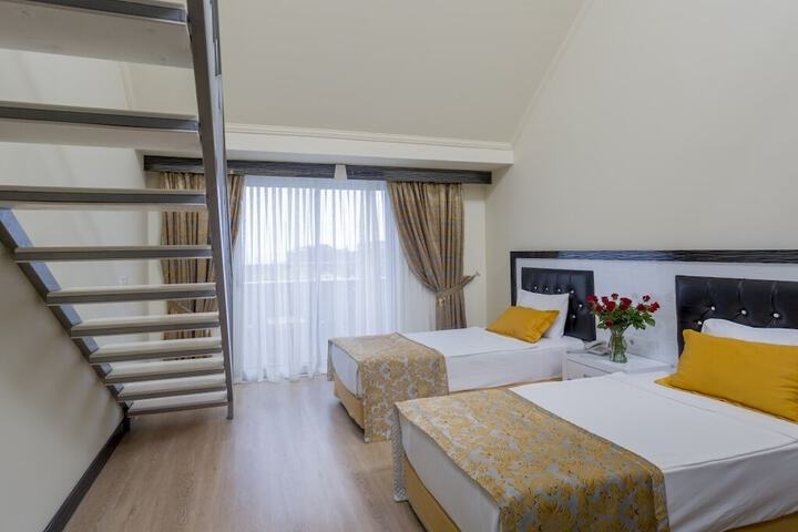 Room 20 of 170