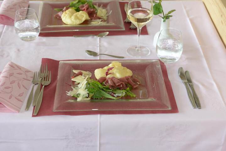Dining 45 of 52