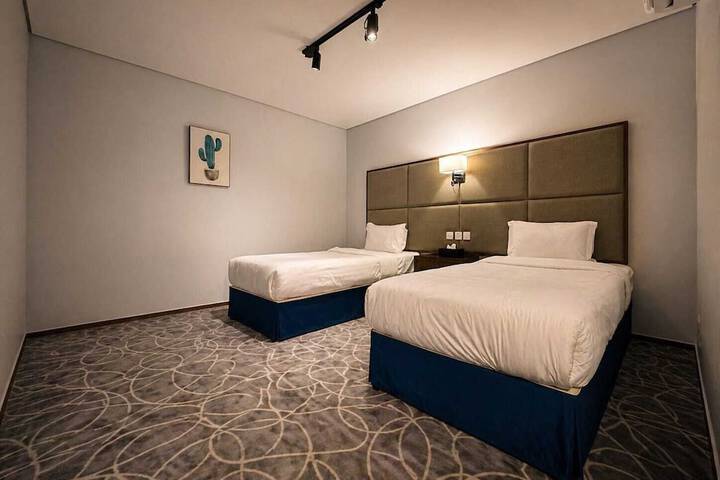 Room 4 of 18