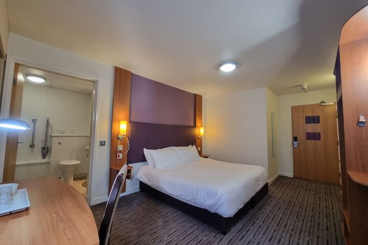 Room 7 of 37