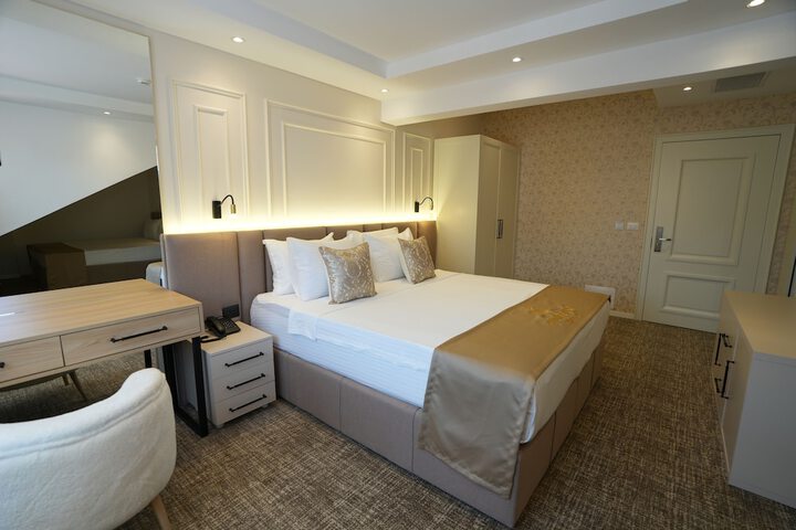 Room 13 of 51