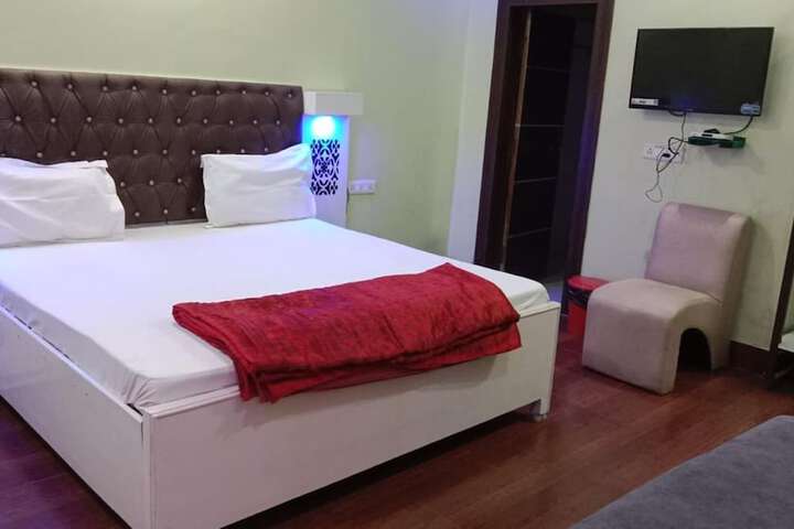 Room 21 of 43