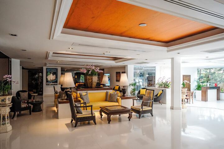 Hotel Lobby