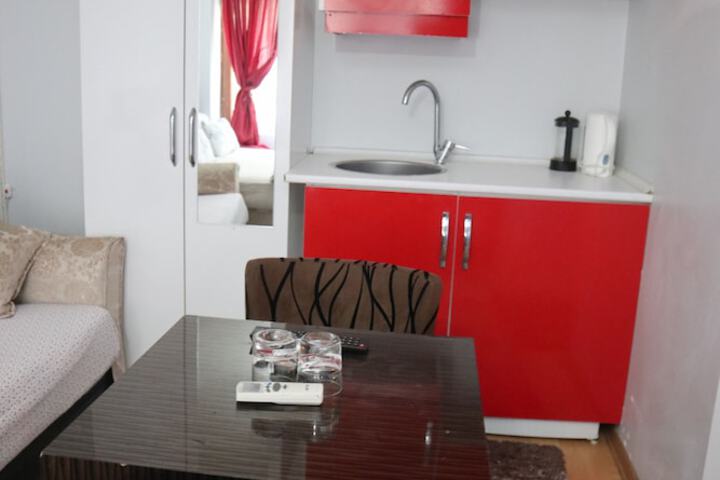 Room 4 of 75
