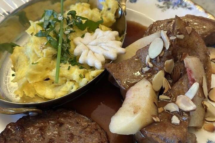 Breakfast/Coffee Service 86 of 99