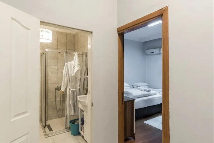 Room 8 of 14