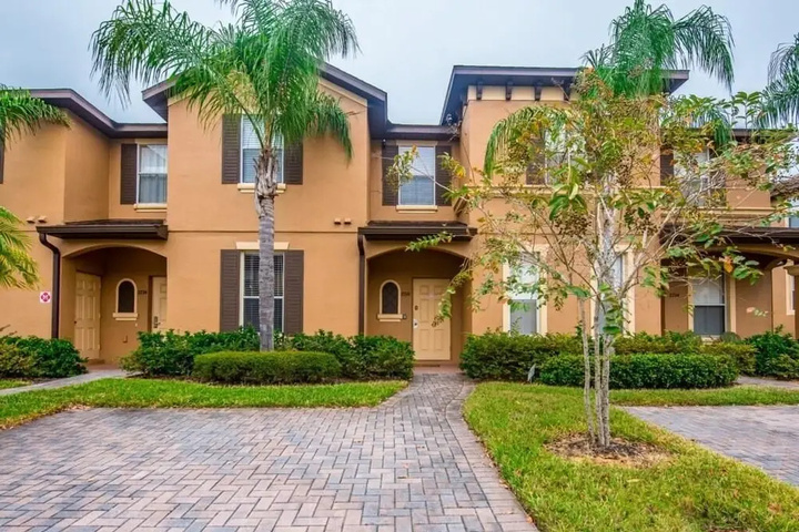Image of Near Disney 4 BR Townhome Waterpark Resort 2714