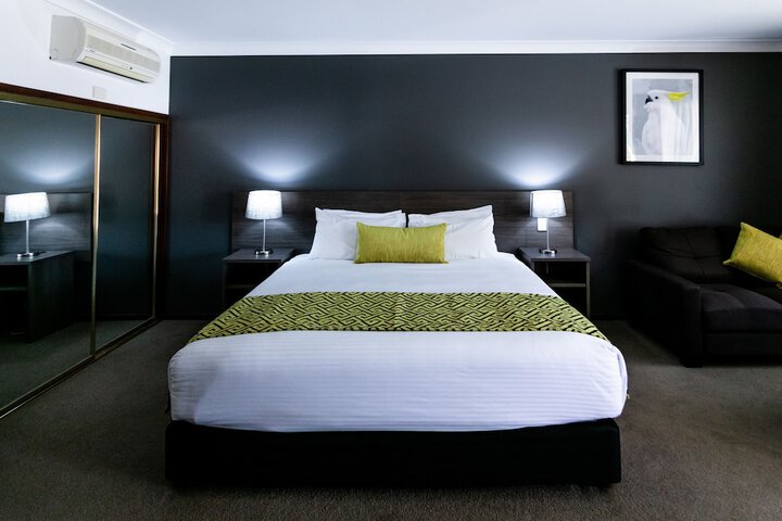 Room 12 of 74