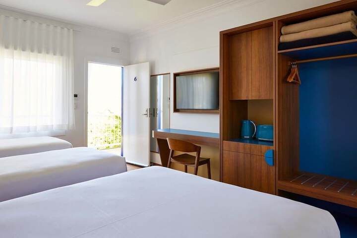 Room 5 of 46