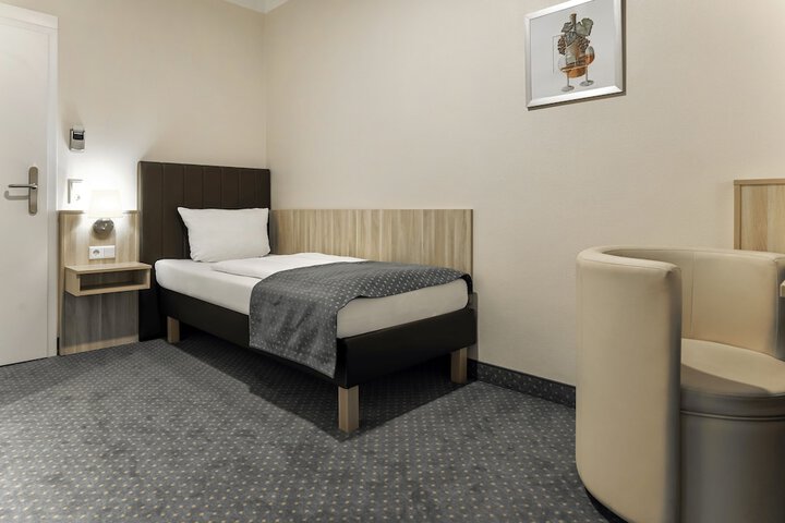 Room 11 of 63