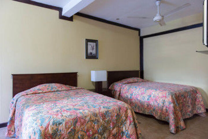 Room 8 of 18