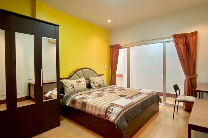 Room 18 of 40