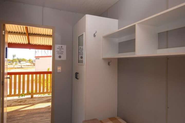 Room 9 of 40