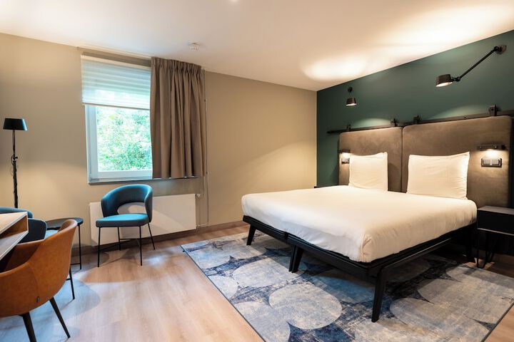 Room 5 of 49