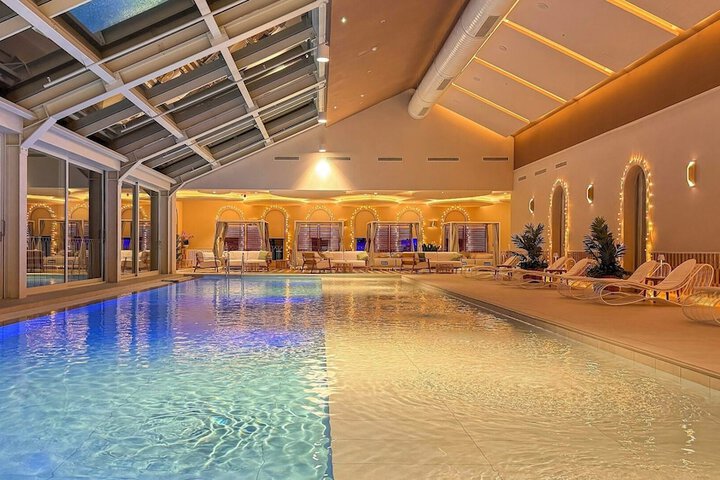 Pool 40 of 81