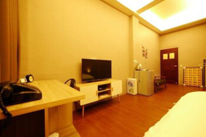 Room 23 of 32