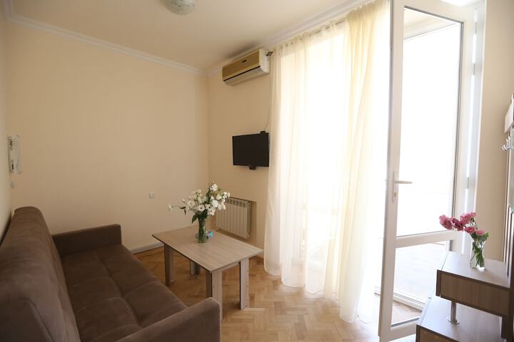 Room 9 of 17
