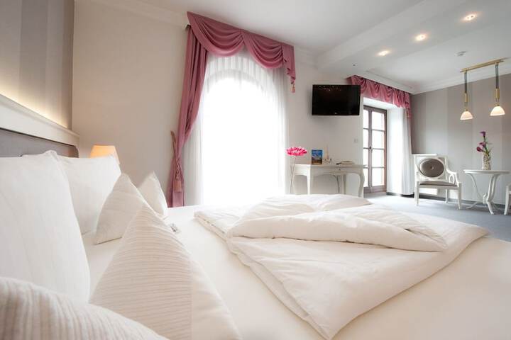 Room 3 of 101