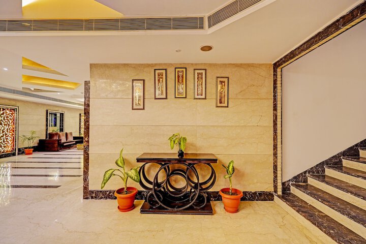 Hotel Interior 4 of 24