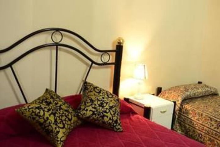 Room 12 of 18