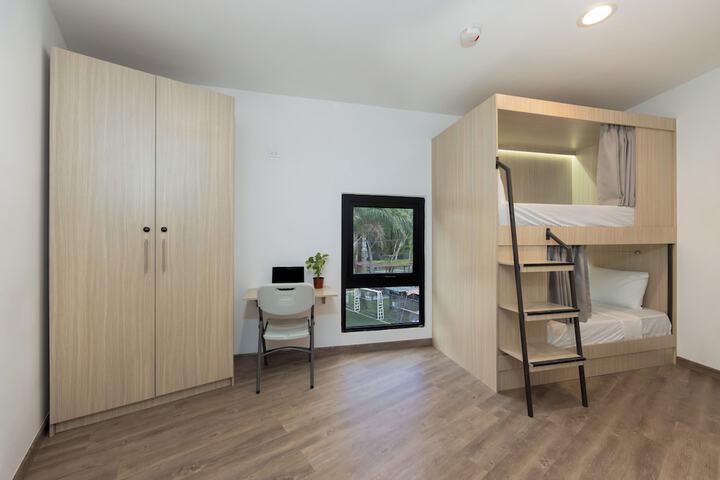 Room 8 of 27