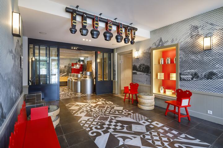 Entrance & Lobby