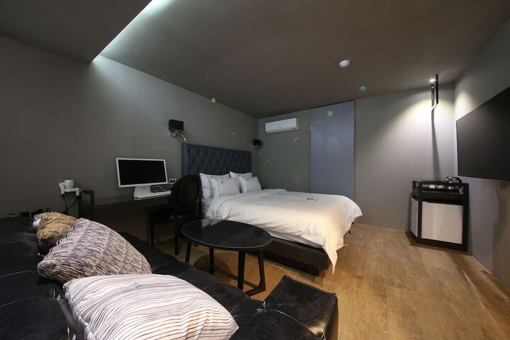 Room 31 of 70