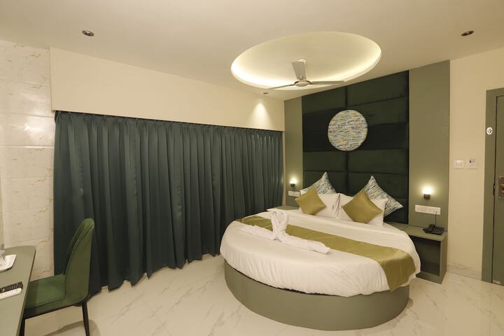 Room 15 of 27