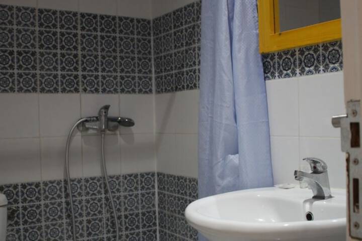 Room 102 of 153