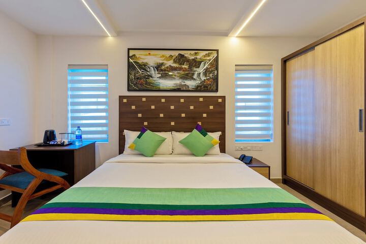 Room 13 of 28