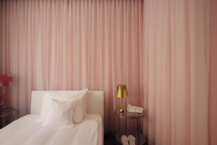 Room 12 of 42