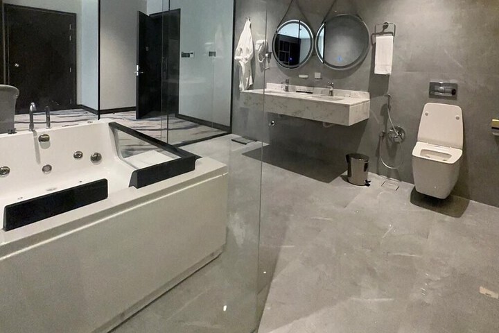 Room 20 of 28