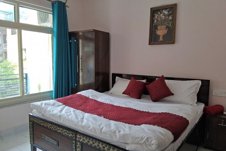 Himalayan Wellness Retreats in Rishikesh