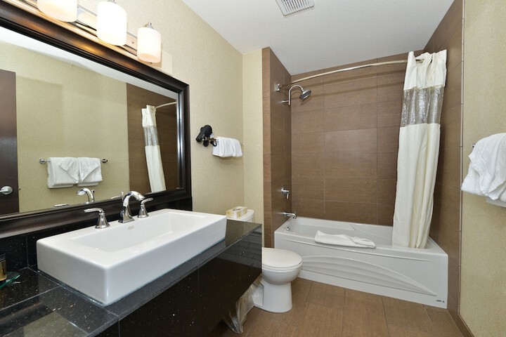 Room 25 of 42