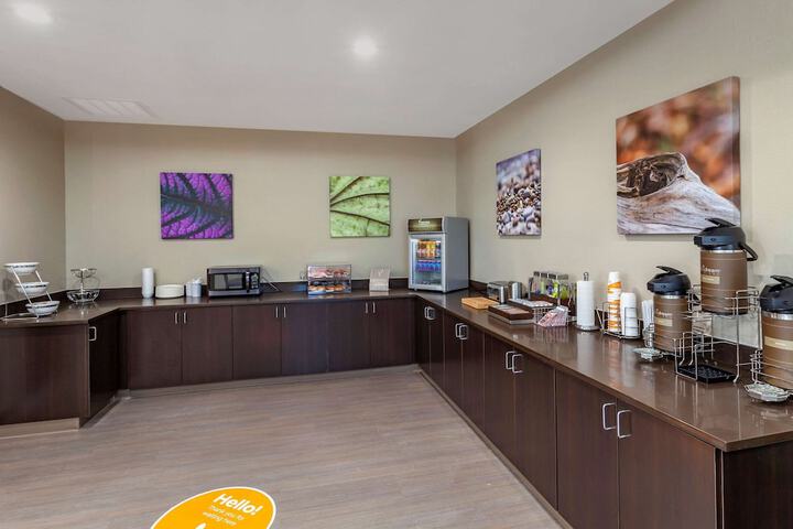 Breakfast area